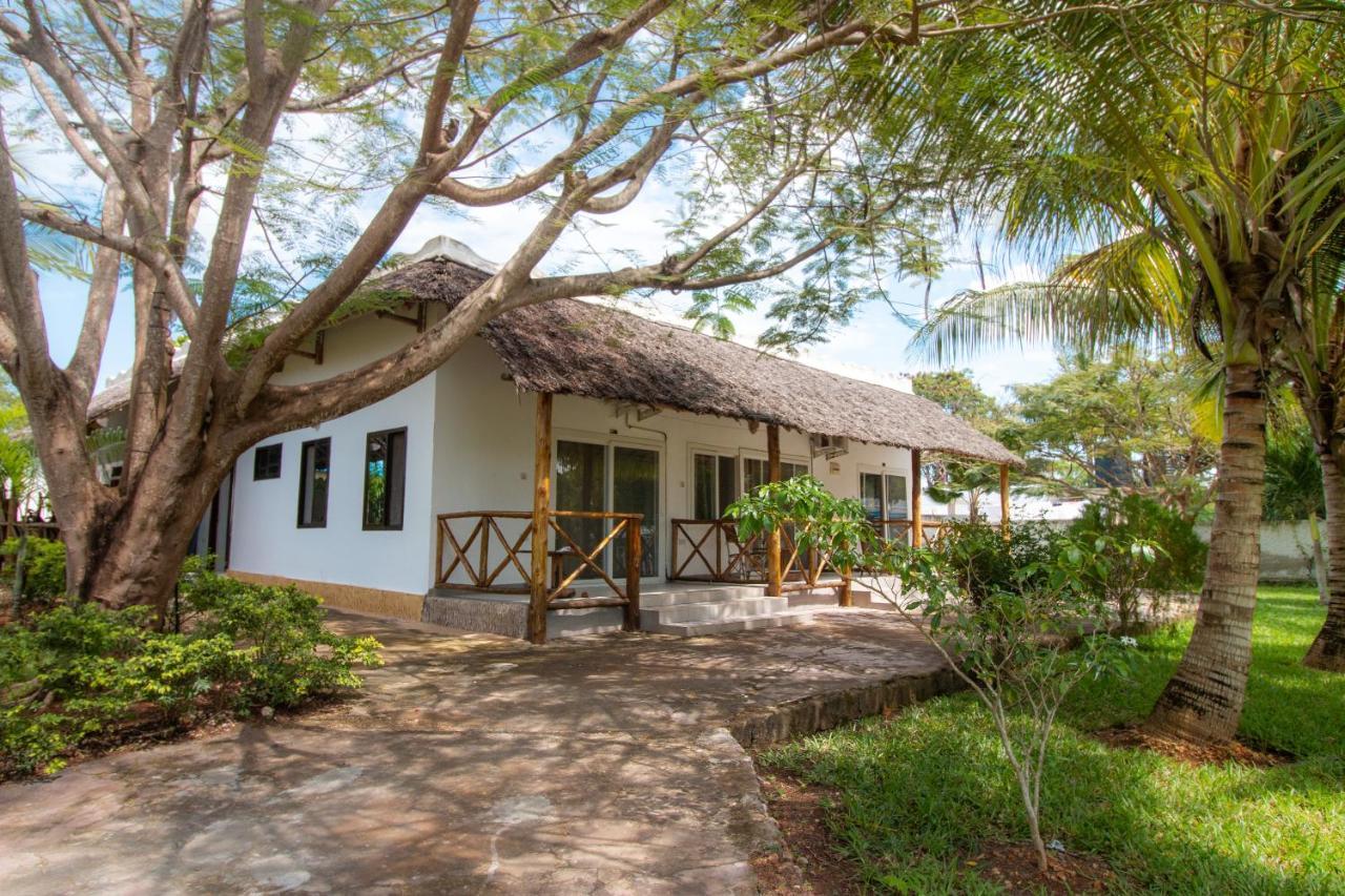 Tanzanite Beach Resort Nungwi Exterior foto